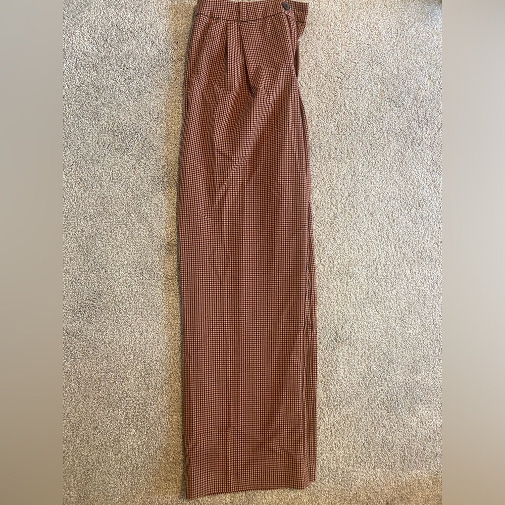 Wide legged checkered trousers